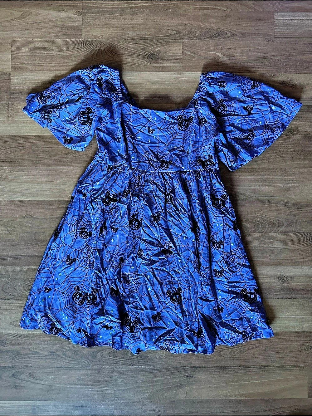 🆕 Disney Mickey Mouse Jack-o-Lantern Spiderweb Allover Print Smock Dress Midi